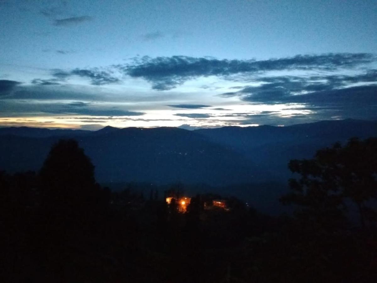 Swabhumi Homestay Kurseong ภายนอก รูปภาพ