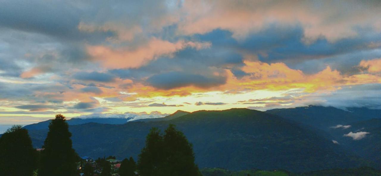 Swabhumi Homestay Kurseong ภายนอก รูปภาพ