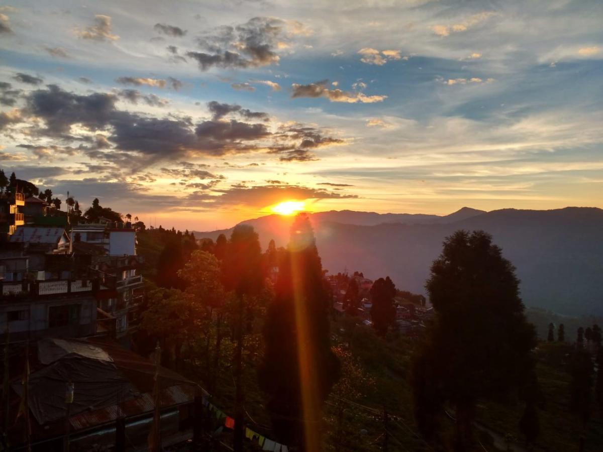 Swabhumi Homestay Kurseong ภายนอก รูปภาพ