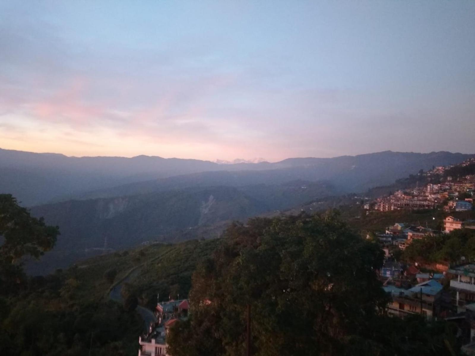 Swabhumi Homestay Kurseong ภายนอก รูปภาพ